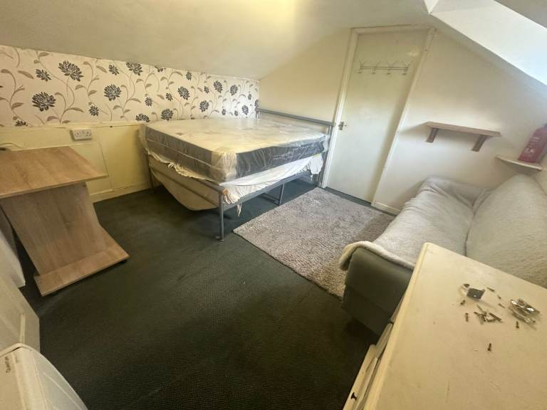*B.C.H* Studio Flat- Monument Road, EDGBASTON