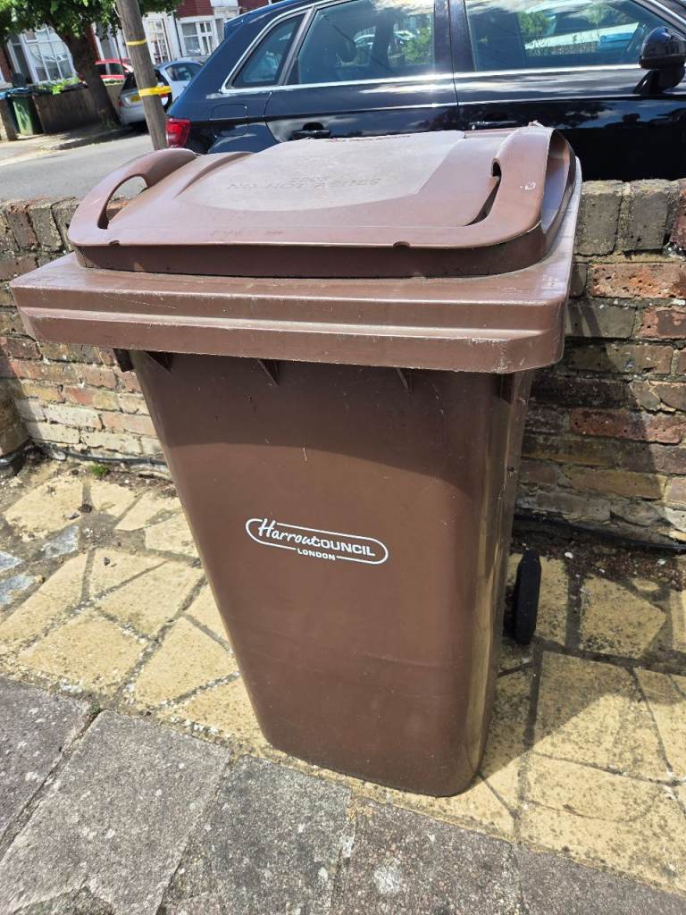 Brown wheelie bin - large
