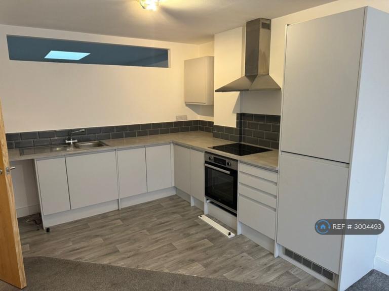 2 bedroom flat in Station House, Long Eaton, Nottingham, NG10 (2 bed) (#3004493)