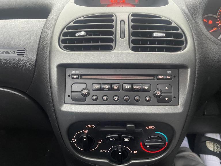 Peugeot, 206, Convertible, 2005, Manual, 1587 (cc), 2 doors