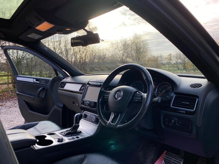 2014 Volkswagen Touareg 3.0 TDI V6 BlueMotion Tech R-Line Tiptronic 4WD Euro 5 (s/s) 5dr ESTATE D...