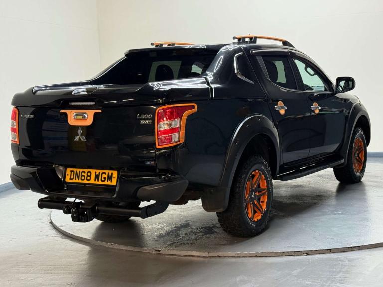 2018 Mitsubishi L200 2.4 L200 Barbarian SVP II DI-D Auto 4WD Pickup Diesel Automatic