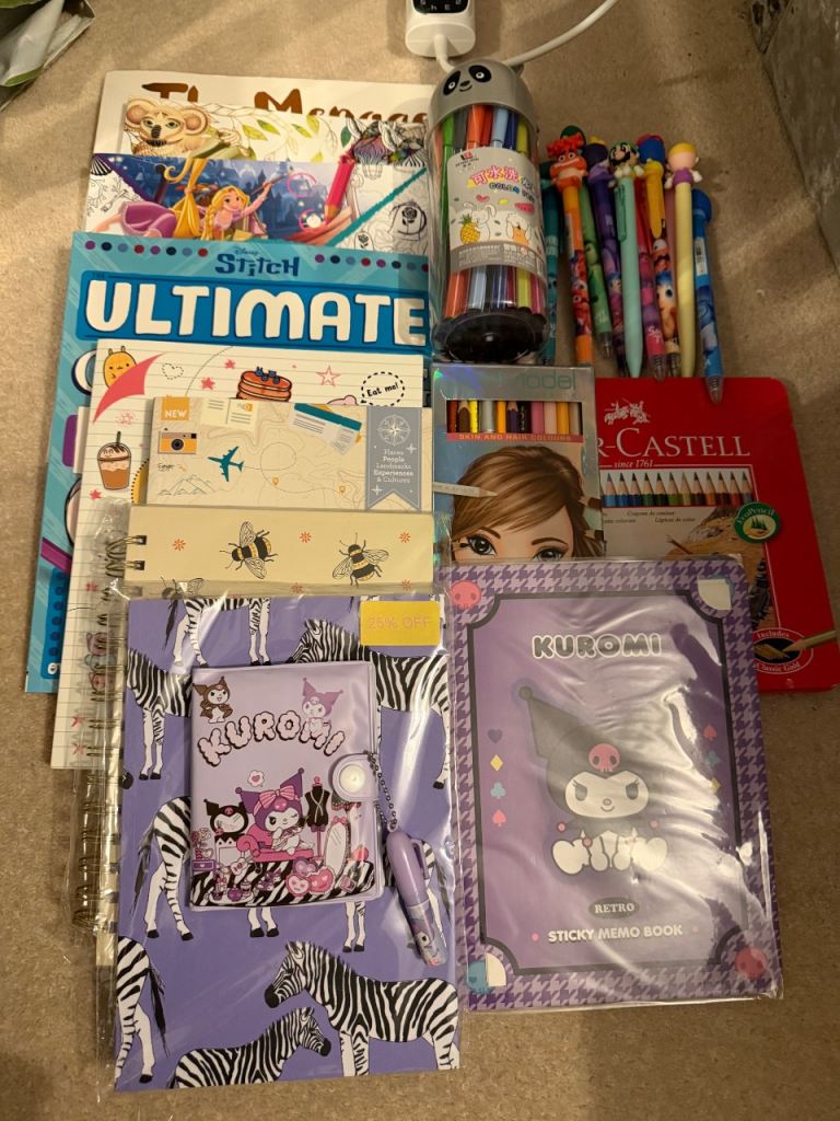 Job lot of colouring bits and pieces 