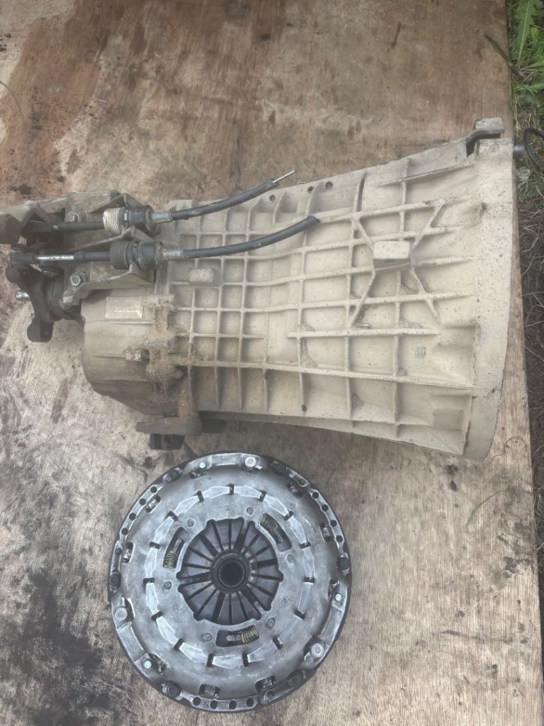 Transit 2.4 mk7 5 speed gearbox and new clutch 