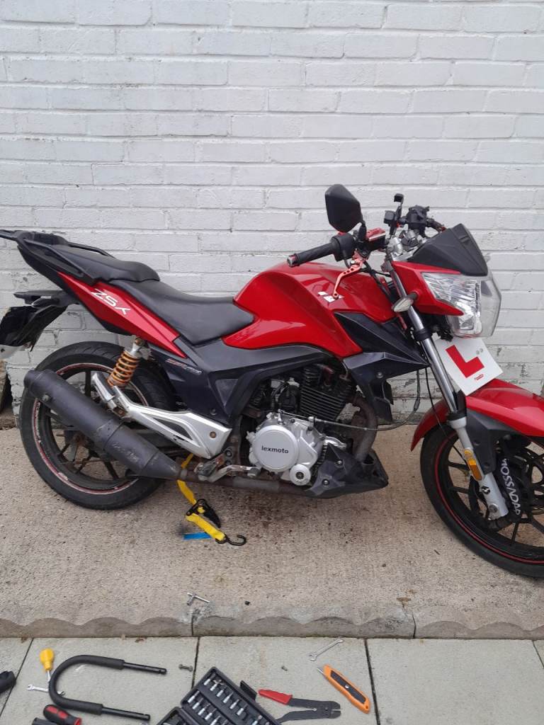 Lexmoto, ZSX, 2015, 124 (cc)