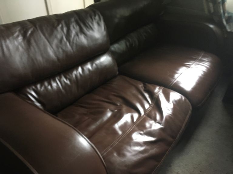 Brown Leather 2-Seater Sofa – Good Condition