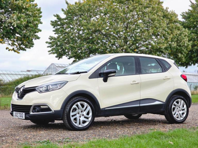2016 Renault Captur 1.2 TCe ENERGY Dynamique Nav Auto Euro 6 (s/s) 5dr HATCHBACK Petrol Automatic