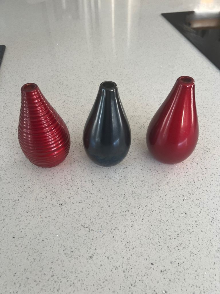 Decorative Small Pots 2 x Red 1 x Charcoal Colour Excellent Condition 