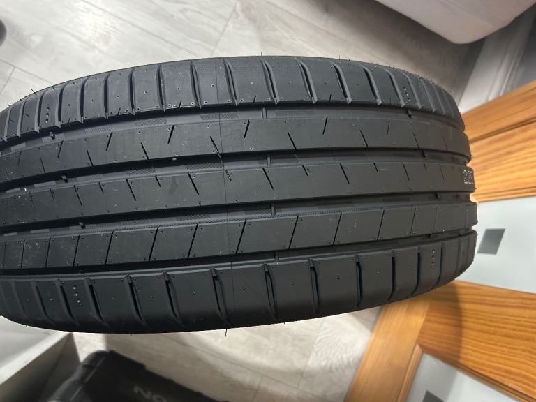 Brand New Tyre 225/45/17