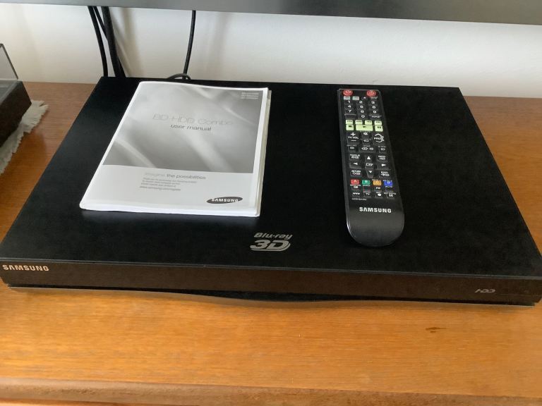 Samsung Smart 3D blu ray player / recorder 
