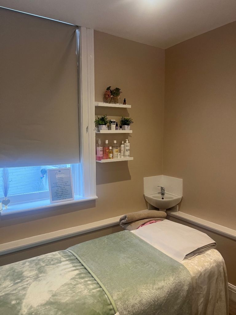 BEAUTY ROOM TO RENT