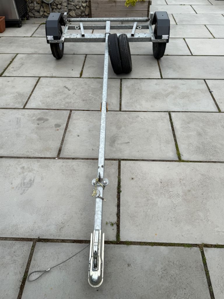 Road trailer for laser sailing dingy with EU light board extension