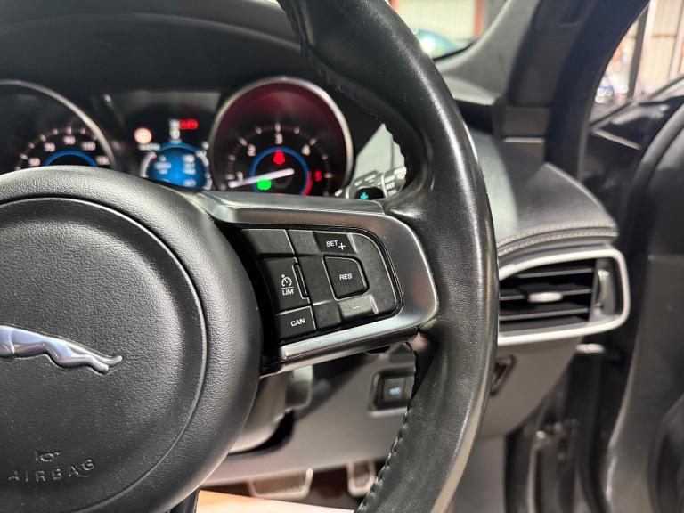 2017 Jaguar F-Pace 2.0 D180 R-Sport SUV 5dr Diesel Auto AWD Euro 6 (s/s) (180