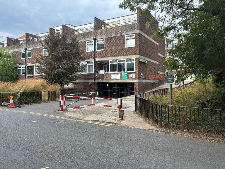 Garage rental for car in NW8, St Johns Wood, £900/month