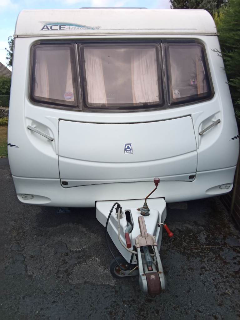 Ace Aristocrat 2005  2 Berth with Motor Mover