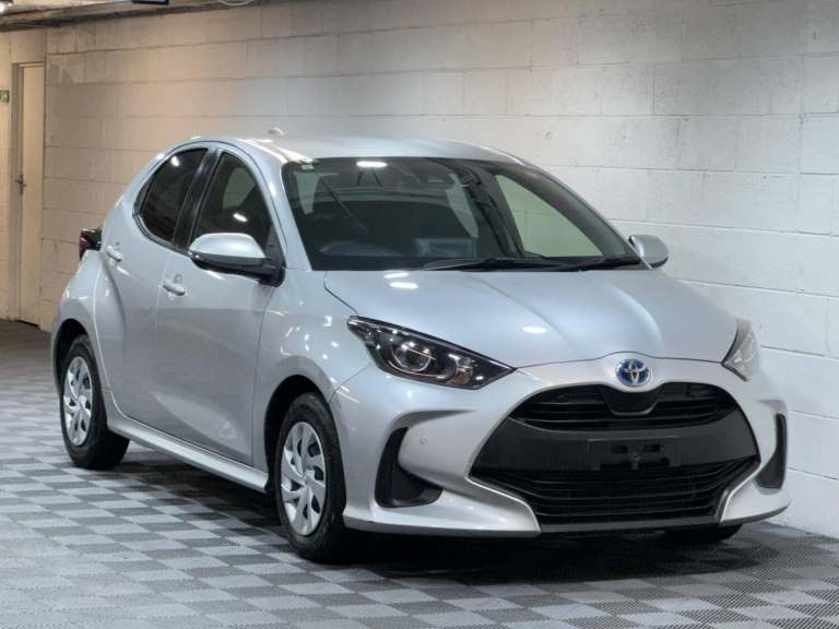 Toyota Yaris 1.5 VVT-h Icon Hatchback 5dr Petrol Hybrid E-CVT Euro 6 (s/s) (116 ps) Petrol/Electr...