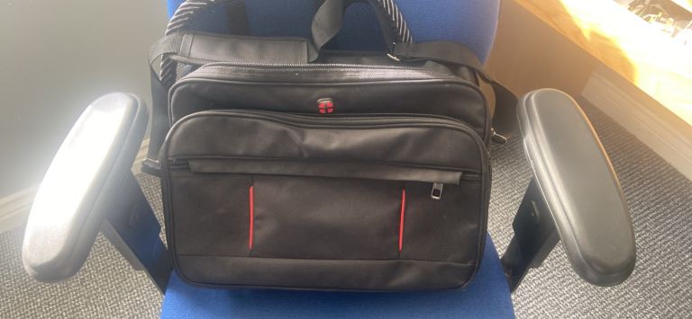 🧳 SwissGear/Wenger-Style Laptop Briefcase – Excellent Condition