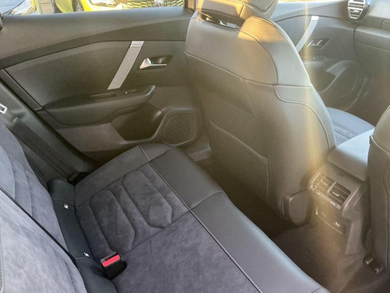 2025 Citroen e-C4 50kWh MAX Hatchback 5dr Electric Auto (7.4kW Charger) (136 ps) HATCHBACK Electr...