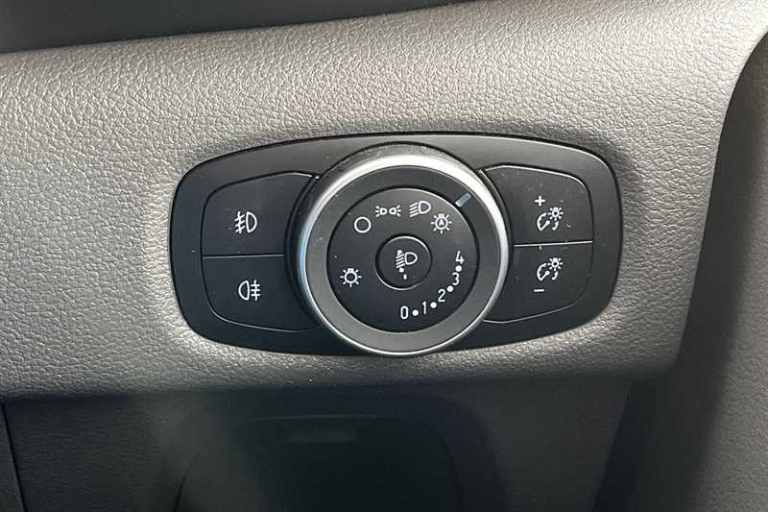 2022 Ford Tourneo Custom L2 320 Titanium 2.0 Diesel Automatic Start/Stop (130ps) Minibus Diesel A...