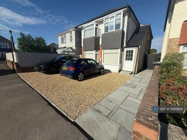 2 bedroom flat in Southill Road, Bournemouth, BH9 (2 bed) (#2986869)