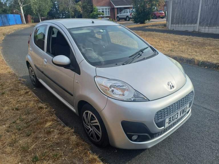 Peugeot, 107, Hatchback, 2013, Manual, 998 (cc), 5 doors
