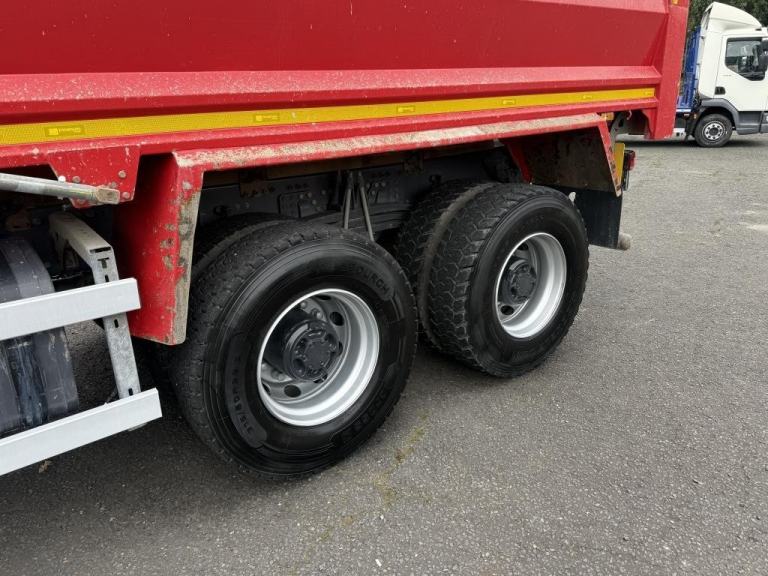2022 RENAULT K440 8X4 32T TIPPER