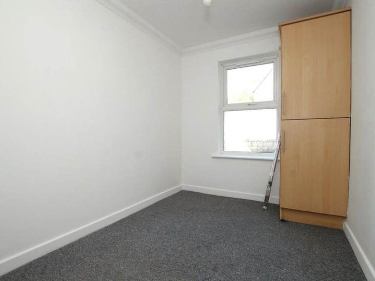 Spare room to rent