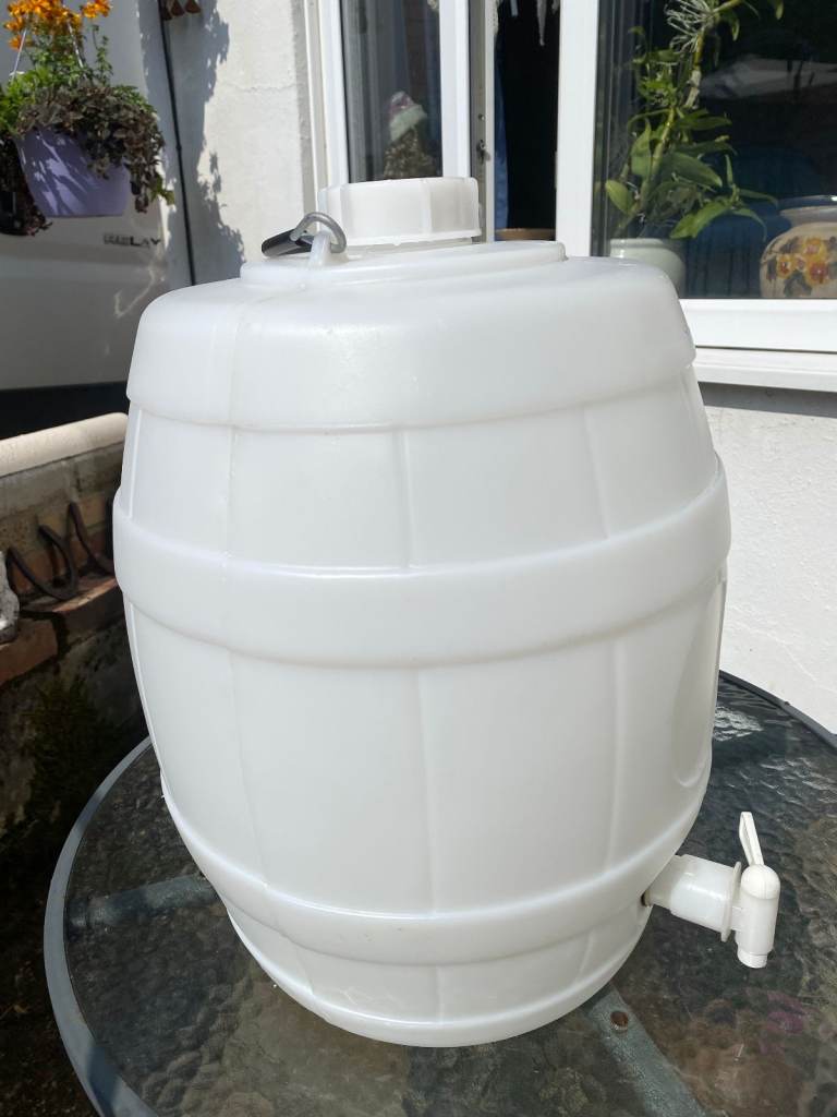 White Plastic Barrel with Tap, Home Brew, Camping, Caravan, as new, Free to View, £10 to Buy
