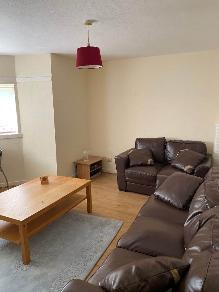 Very Large 2-bed apartment in prime location