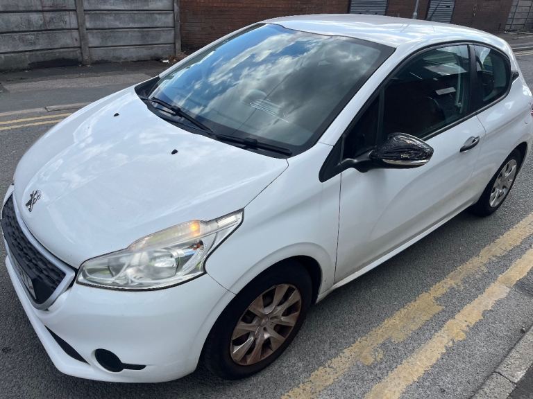 Peugeot, 208, Hatchback, 2013, Manual, 999 (cc), 3 doors