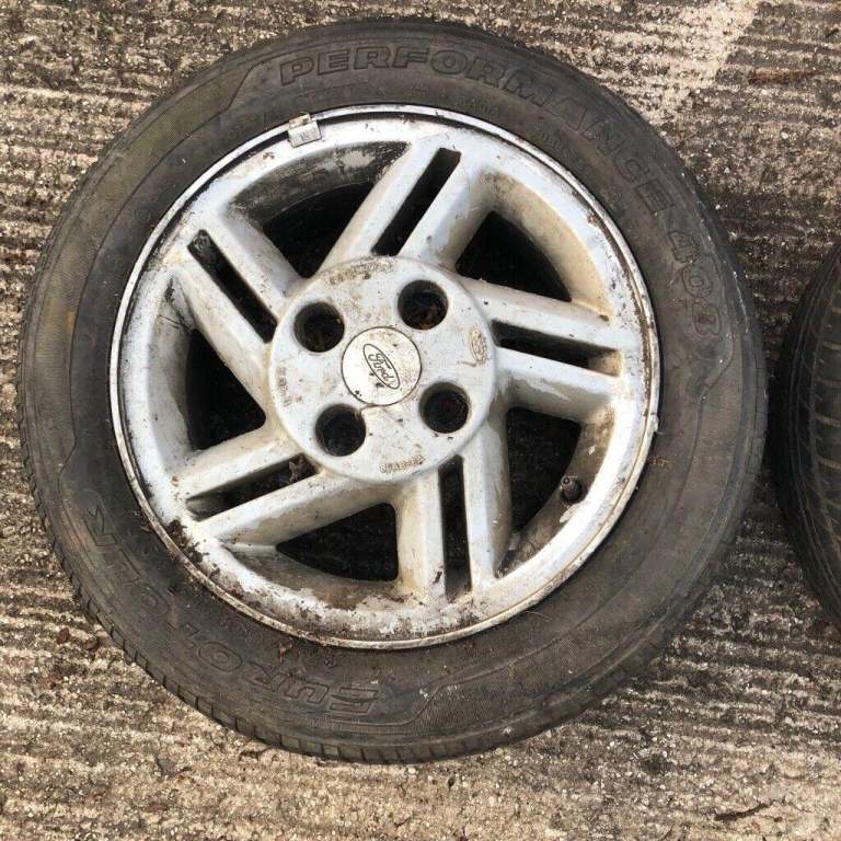 Ford xr3i dog leg alloys tyres x4 will need a refurb if fussy 