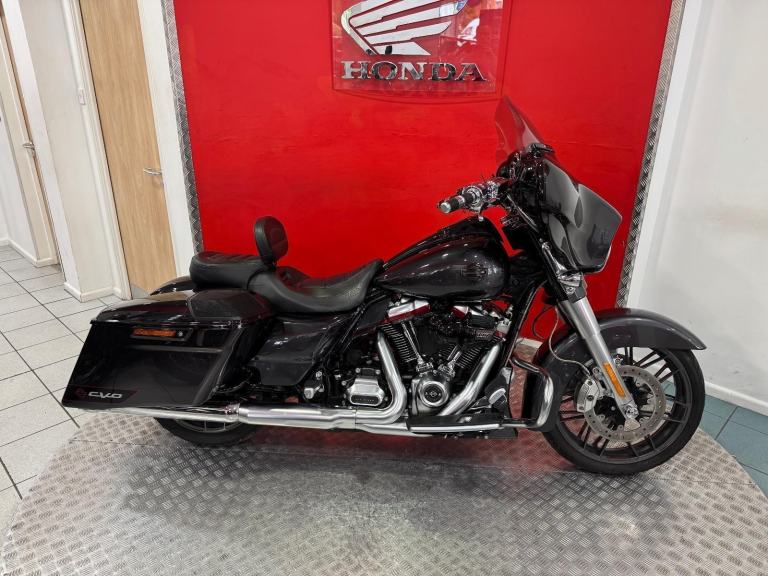 2020 '70' Harley-Davidson FLHXSE CVO Street Glide