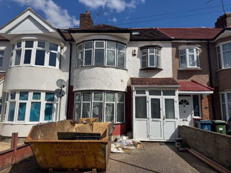 No Company Let No Subletting 4 Bedroom Newly Renovated -  Sandhurst Avenue, South Harrow, HA2 7AP