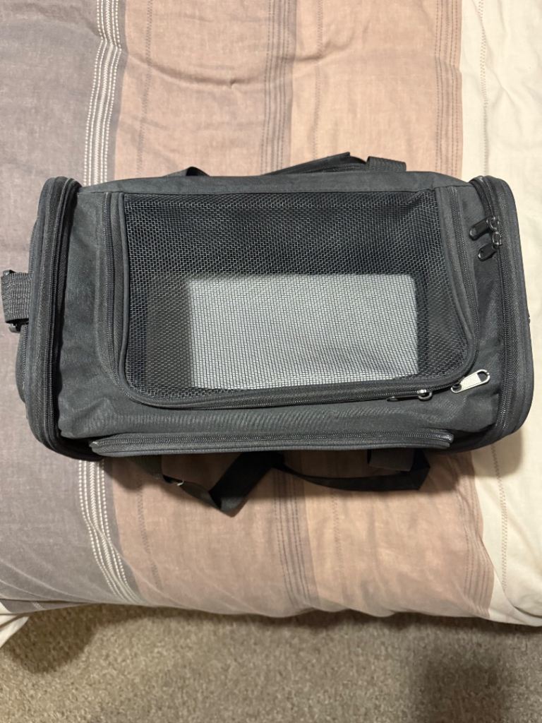 Cat/dog carrier