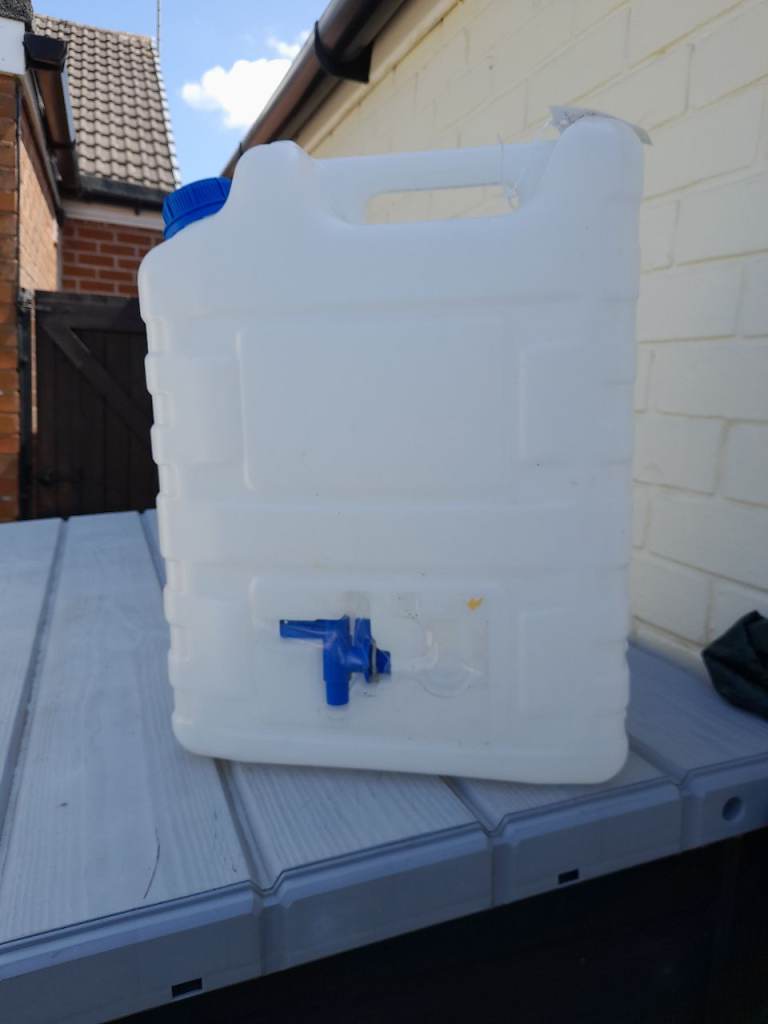 Large Clear Water Container with Tap 20 Ltr - good condition 