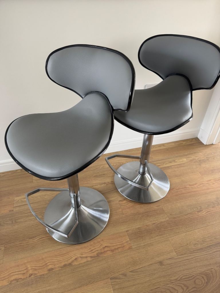 Kitchen Bar Stools. Chrome and Grey