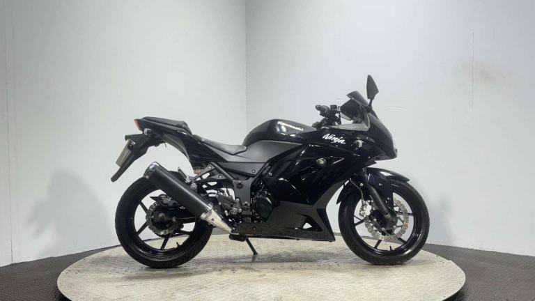 Kawasaki Ninja EX 250 2012 ONLY 9K NEW MOT 33BHP A2 READY 250CC SPORTS BIKE
