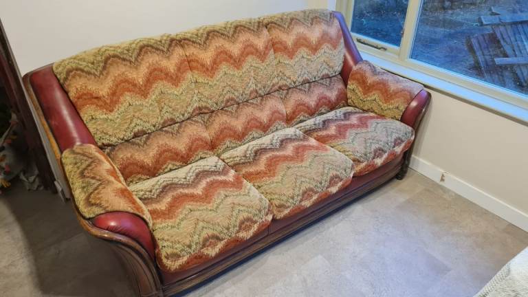 Free sofa very good condition 