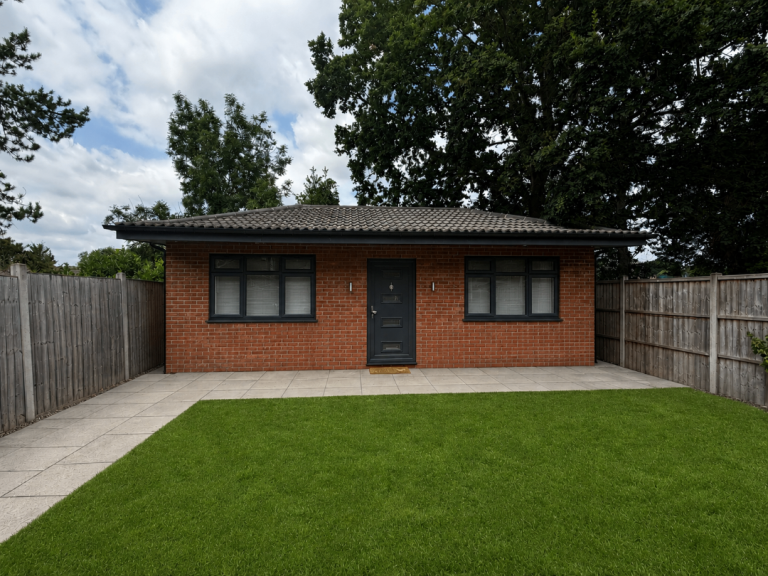 1 bedroom bungalow / annex to rent Woking ALL BILLS INCLUDED!