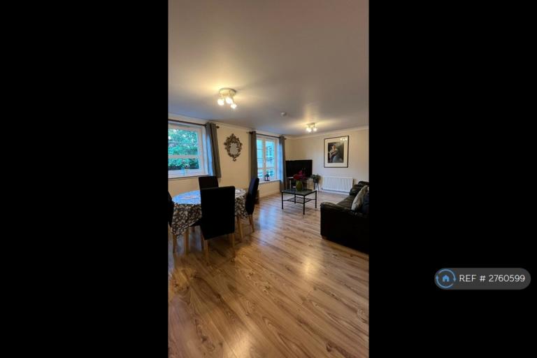 2 bedroom flat in Powderhall Rigg, Edinburgh, EH7 (2 bed) (#2760599)