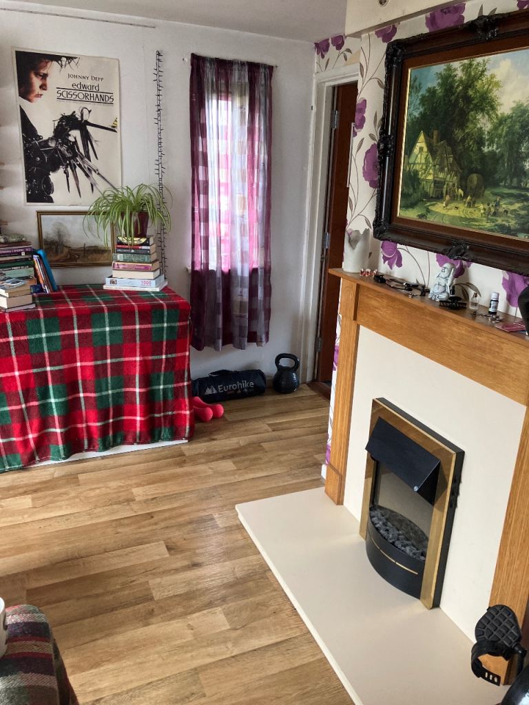 One bedroom ground floor housing exec flat 