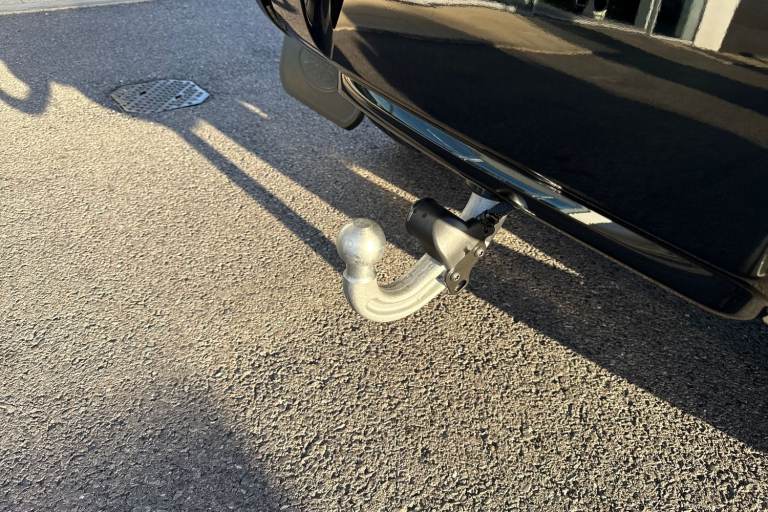 2025 Land Rover Defender 110 3.0 D250 MHEV X-Dynamic SE Auto 4WD Euro 6 (s/s) 5dr SUV Automatic