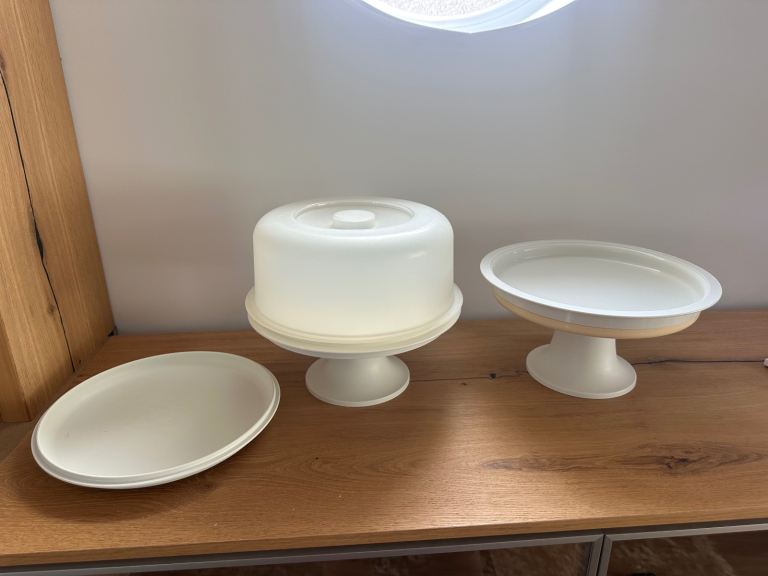 Tupperware cake stand & accessories   