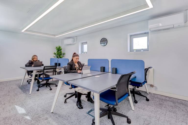 Epping - CM16 4BZ \ Coworking Space with Flexible Desk Access
