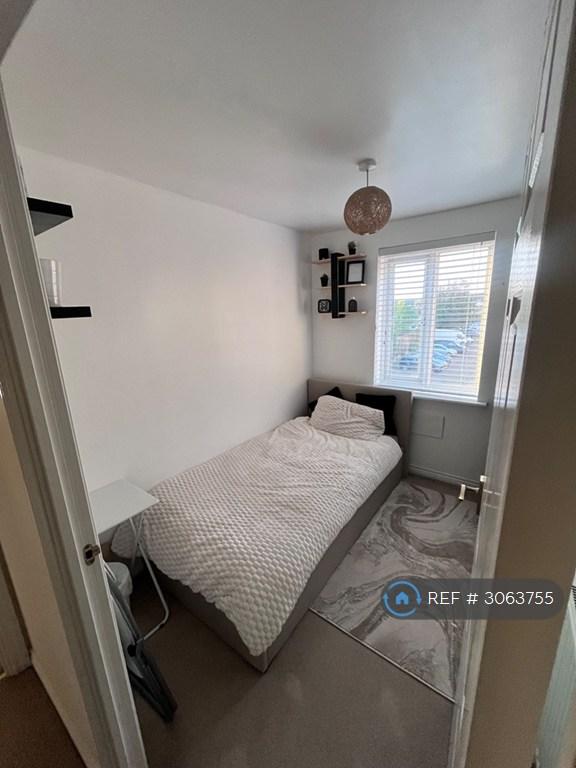 1 bedroom in Capstan Drive, London, RM13 (#3063755)