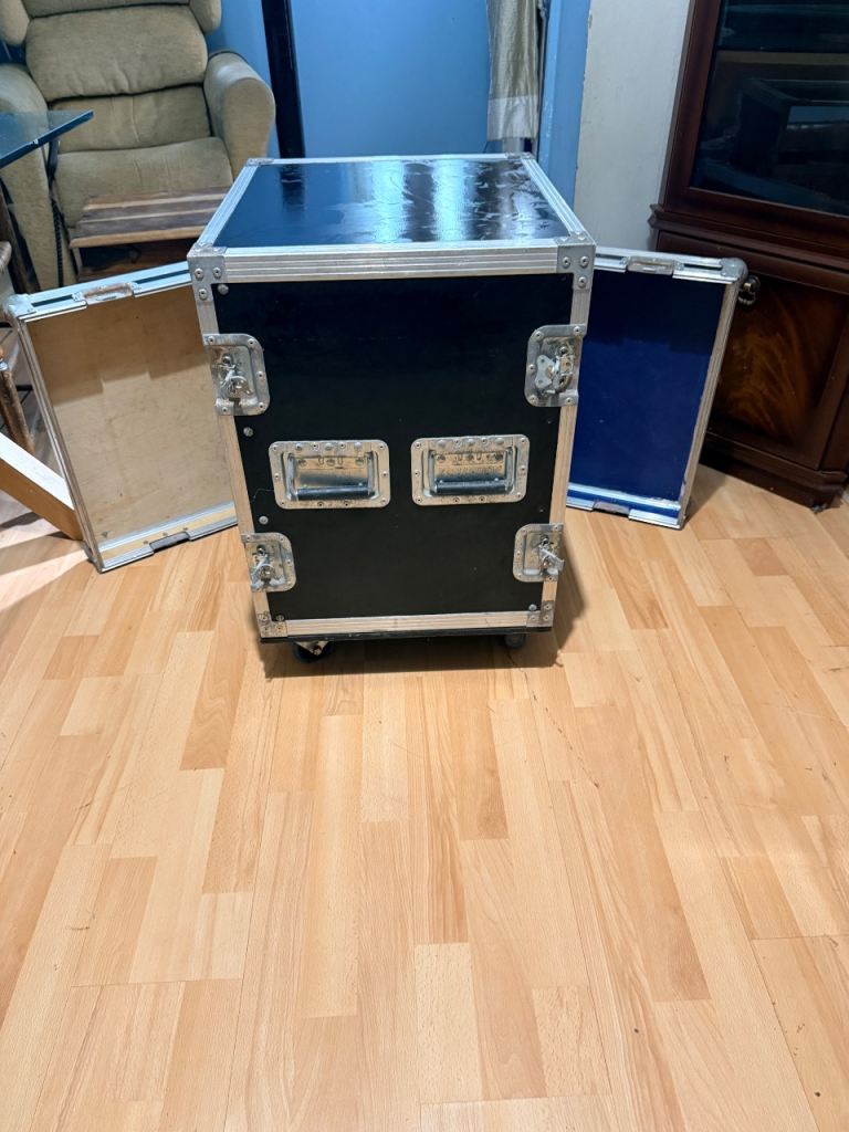 Black Flight Case with Wheels – Good Condition