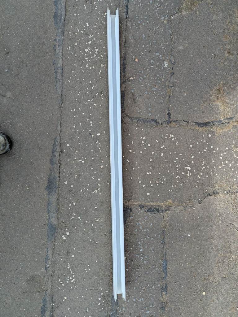 Diffuser for 4' fluorescent fitting