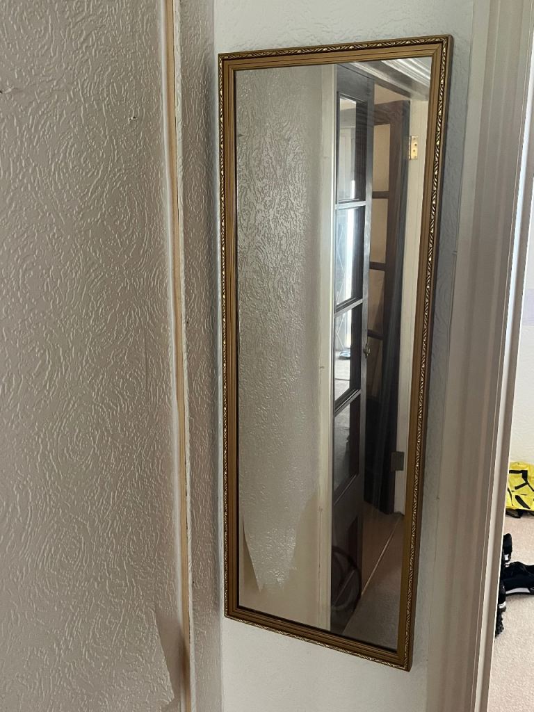 Gold mirror