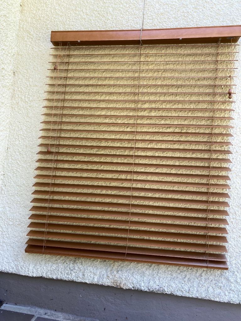 Wooden Venetian Blind – Good Condition, Natural Wood