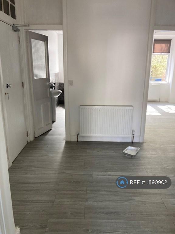 2 bedroom flat in Dumbarton Road, Glasgow, G14 (2 bed) (#1890902)